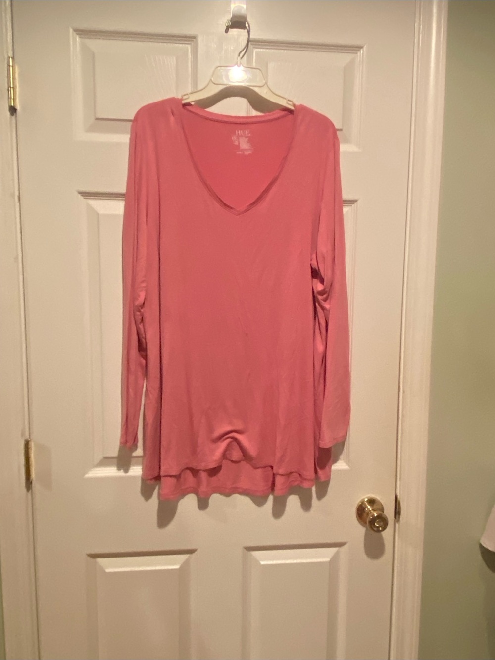 HUE Long Sleeve V-Neck Top in Dusty Rose Pink